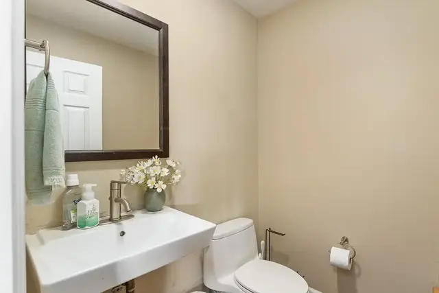 Listing Image for 55 Anuenue Pl 17 of 39