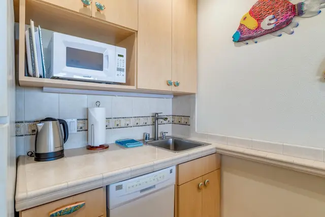 Listing Image for 3741 Lower Honoapiilani Rd 112 7 of 18