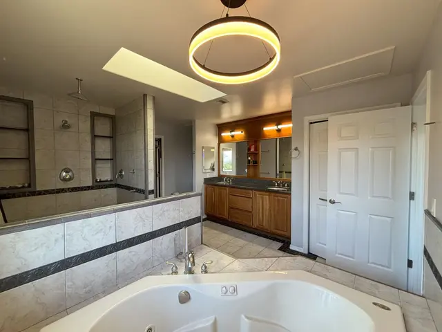 Listing Image for 176 N River Road Rd 176 River Road 8 of 14