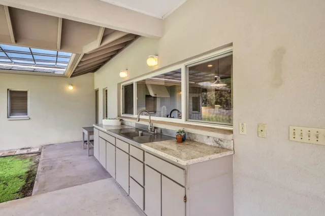 Listing Image for 61 Huluhulu Pl 37 of 50