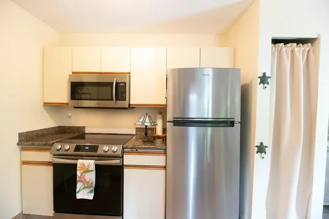 Listing Image for 160 Keonekai Rd 16-104 12 of 26