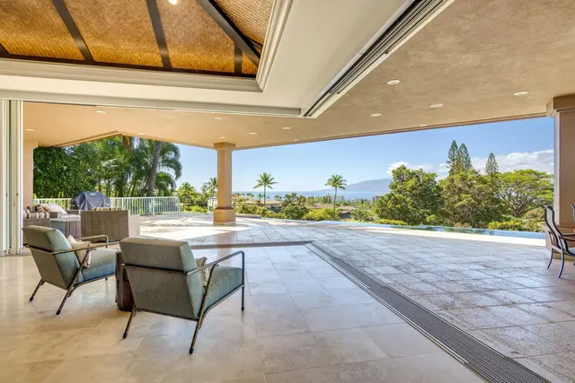 Listing Image for 94 W Mahi Pua Pl 12 of 50