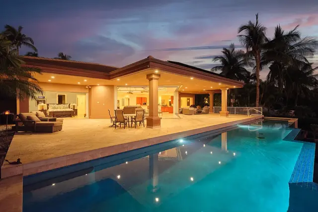 Listing Image for 94 W Mahi Pua Pl 15 of 50