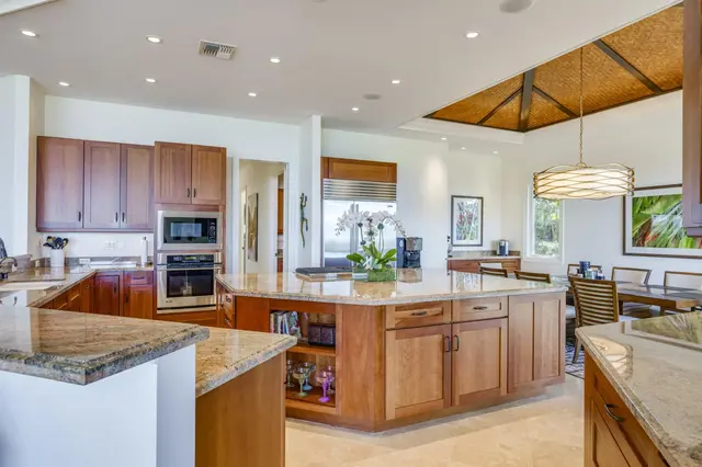 Listing Image for 94 W Mahi Pua Pl 18 of 50