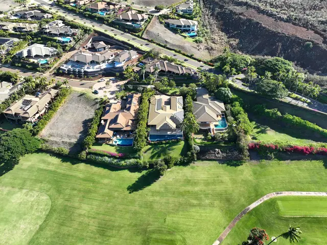 Listing Image for 94 W Mahi Pua Pl 2 of 50