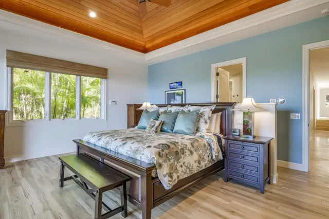 Listing Image for 94 W Mahi Pua Pl 26 of 50