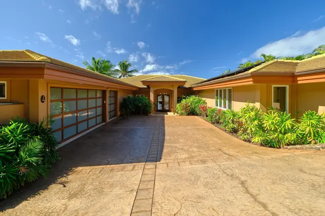 Listing Image for 94 W Mahi Pua Pl 3 of 50