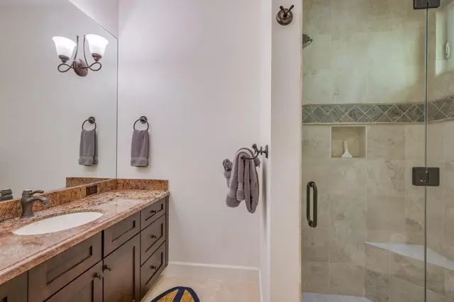 Listing Image for 94 W Mahi Pua Pl 32 of 50