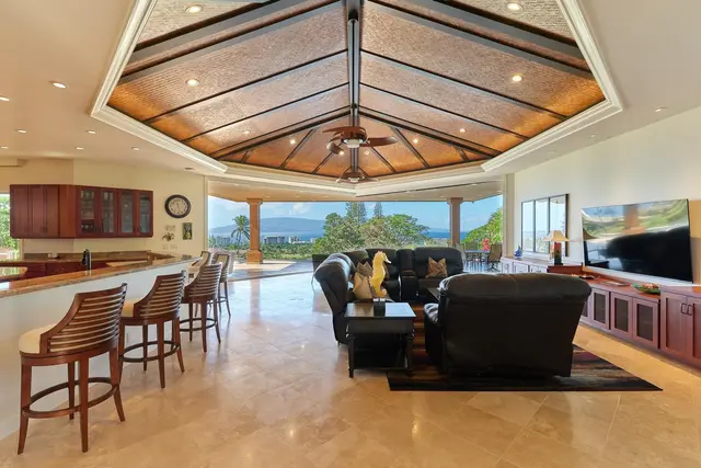 Listing Image for 94 W Mahi Pua Pl 8 of 50