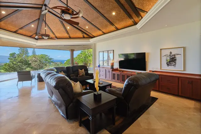 Listing Image for 94 W Mahi Pua Pl 9 of 50