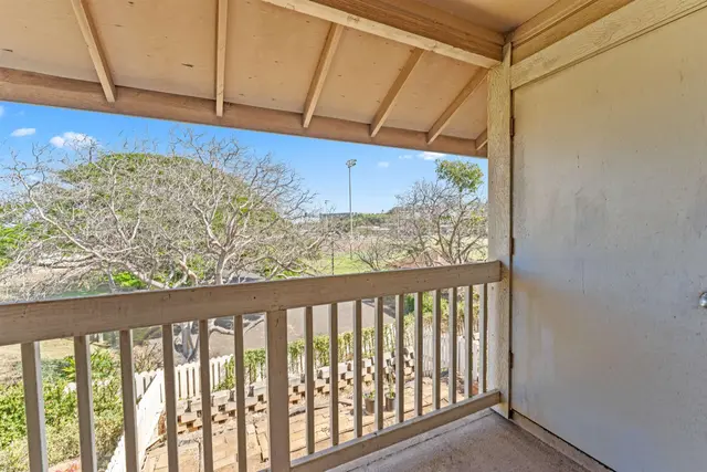 Listing Image for 33 Waiaka Ln 33-202 10 of 12
