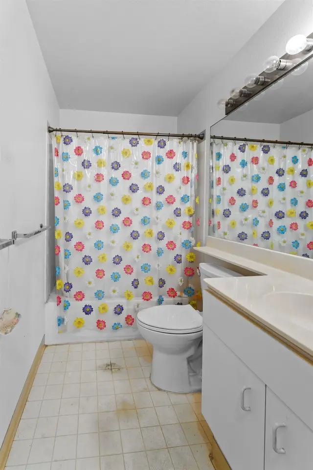 Listing Image for 33 Waiaka Ln 33-202 9 of 12