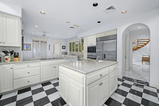 Listing Image for 212 Crestview Rd 21 of 50