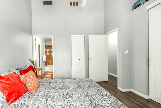 Listing Image for 15 Kulanihakoi St 17h 12 of 30