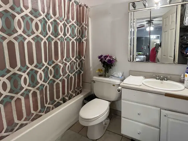 Listing Image for 828 Makaala Dr 5 of 6