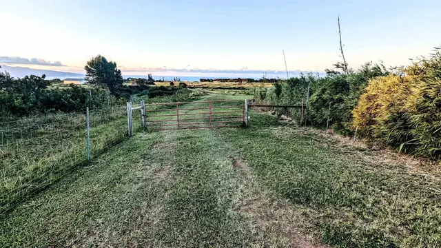 Listing Image for 179 Kaluanui Rd Unit A 9 of 42