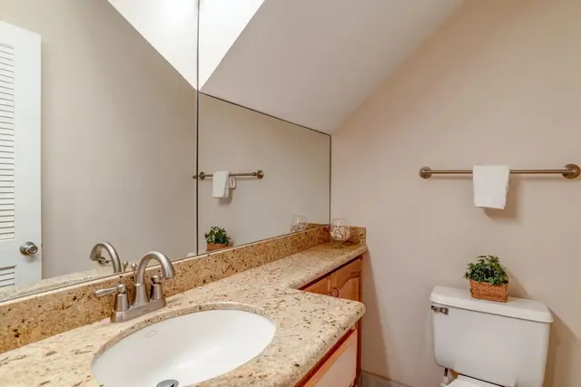Listing Image for 4909 Lower Honoapiilani Rd F7 18 of 33
