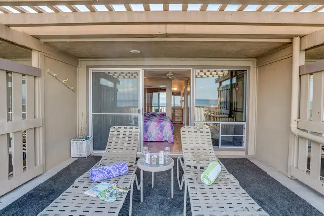 Listing Image for 4909 Lower Honoapiilani Rd F7 30 of 33