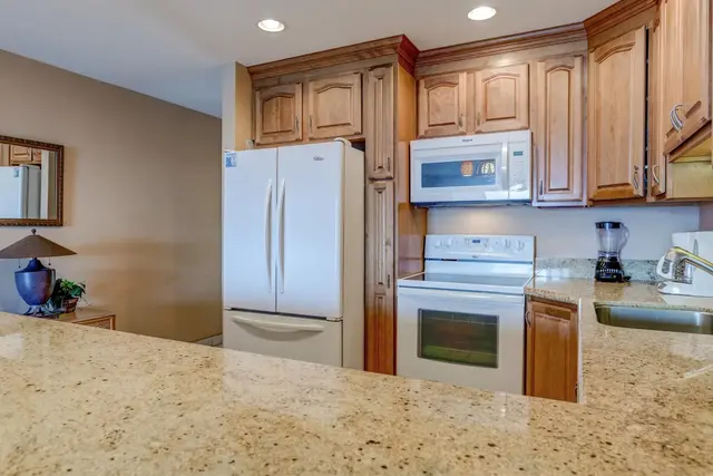 Listing Image for 4909 Lower Honoapiilani Rd F7 8 of 33