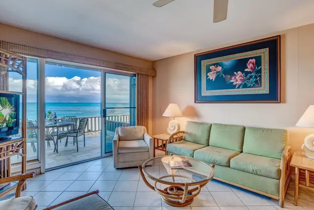 Listing Image for 4909 Lower Honoapiilani Rd F7 9 of 33