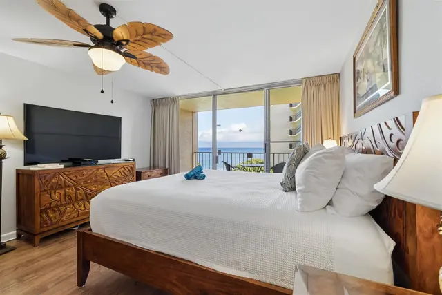 Listing Image for 4365 Lower Honoapiilani Rd 404 4 of 22