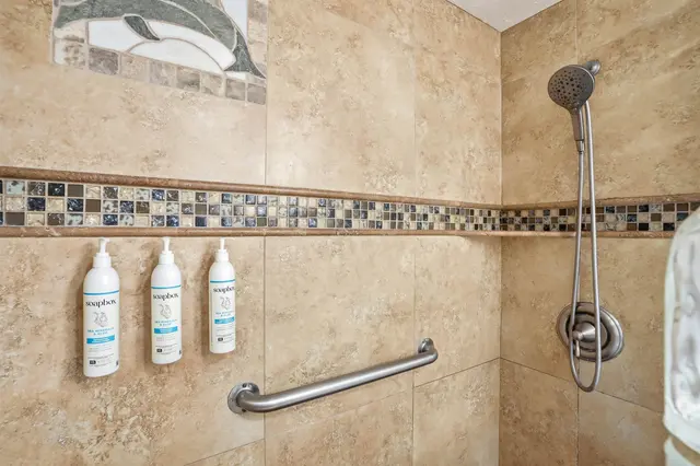 Listing Image for 1310 Uluniu Rd 202 30 of 39