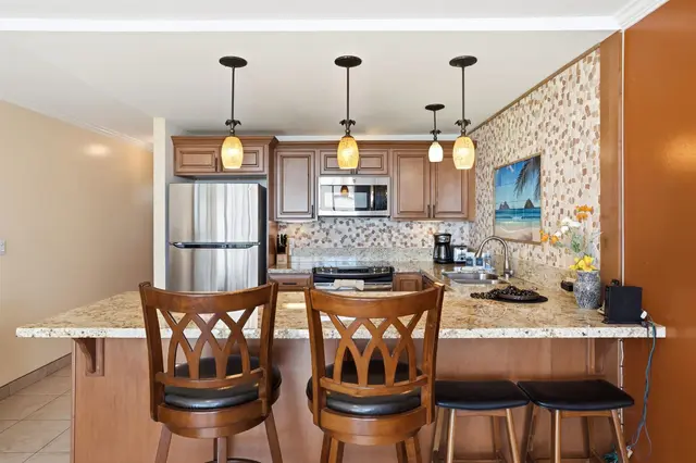 Listing Image for 1310 Uluniu Rd 202 6 of 39