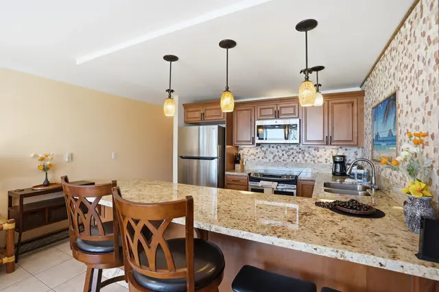 Listing Image for 1310 Uluniu Rd 202 8 of 39