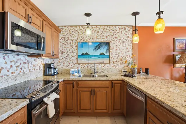 Listing Image for 1310 Uluniu Rd 202 9 of 39