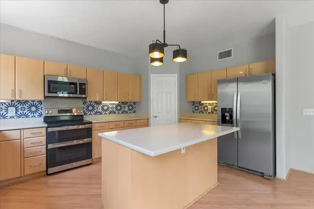 Listing Image for 21 Meleinoa Pl 12 of 50