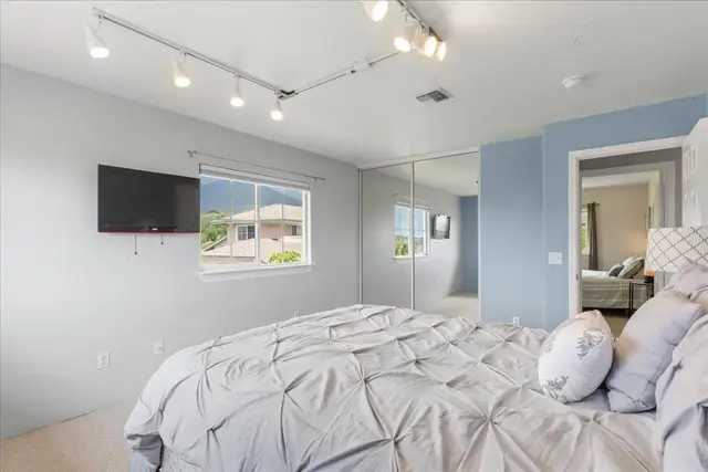 Listing Image for 21 Meleinoa Pl 36 of 50