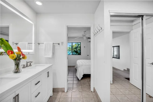 Listing Image for 5295 Lower Honoapiilani Rd B35 18 of 38