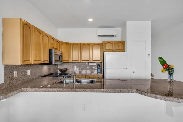 Listing Image for 5295 Lower Honoapiilani Rd B35 9 of 38