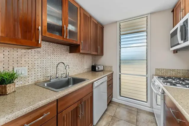 Listing Image for 35 Walaka St P311 8 of 38