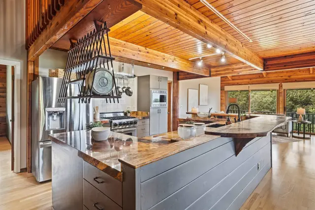Listing Image for 1330 Kauhikoa Rd 12 of 47