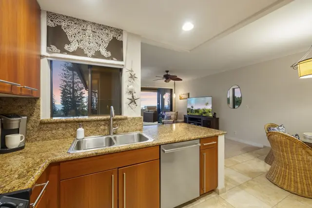 Listing Image for 500 Kapalua Dr 27t 5-6 10 of 34