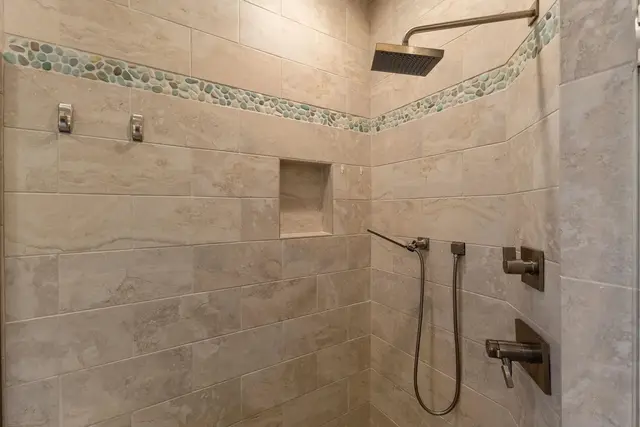 Listing Image for 2563 Umeke Cir 64 24 of 50