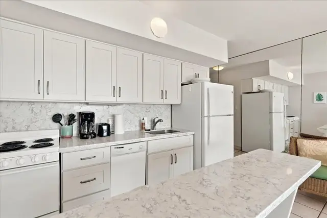 Listing Image for 3959 Lower Honoapillani Rd 709 12 of 34