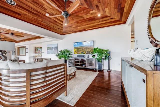 Listing Image for 24 Lolii Pl 16 of 50