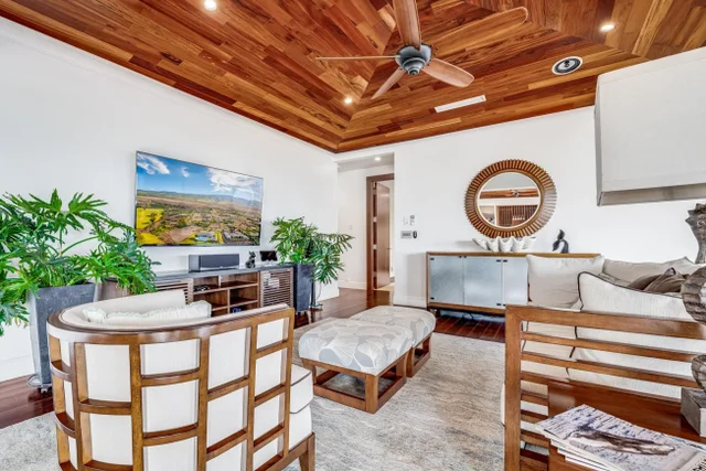 Listing Image for 24 Lolii Pl 17 of 50