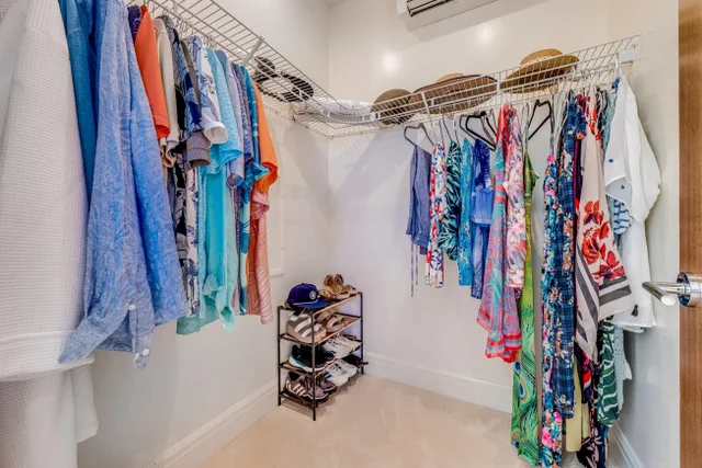 Listing Image for 24 Lolii Pl 26 of 50