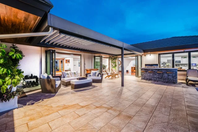 Listing Image for 24 Lolii Pl 30 of 50