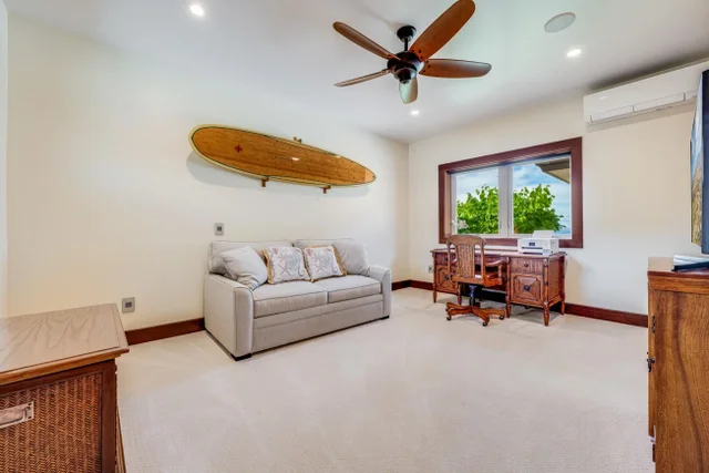 Listing Image for 24 Lolii Pl 34 of 50