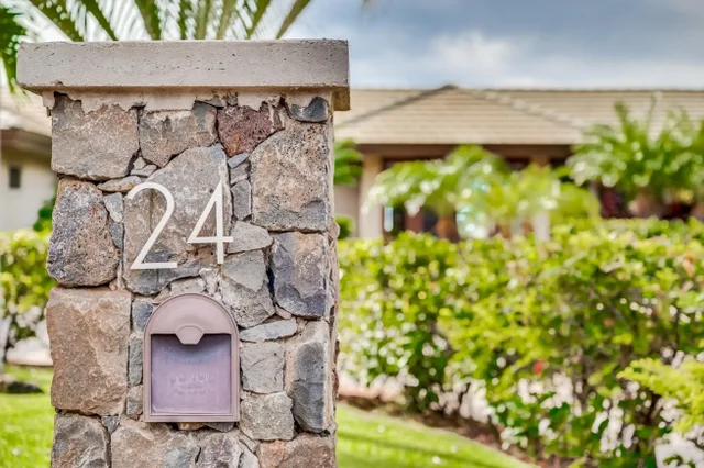 Listing Image for 24 Lolii Pl 42 of 50