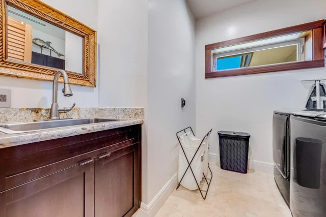 Listing Image for 24 Lolii Pl 48 of 50