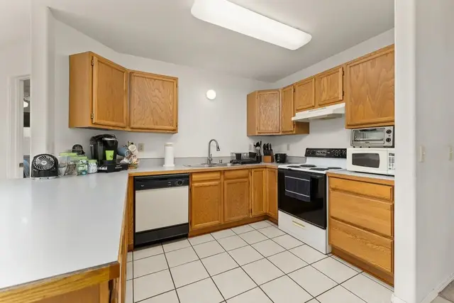 Listing Image for 611 Kuu Home Pl 12 of 50