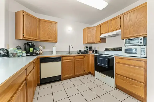 Listing Image for 611 Kuu Home Pl 13 of 50