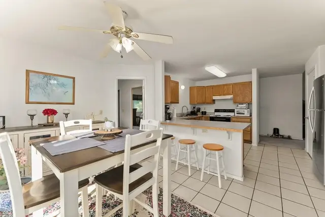 Listing Image for 611 Kuu Home Pl 15 of 50