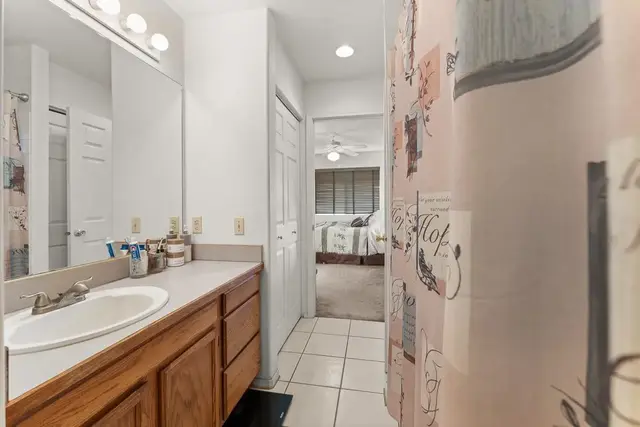Listing Image for 611 Kuu Home Pl 27 of 50