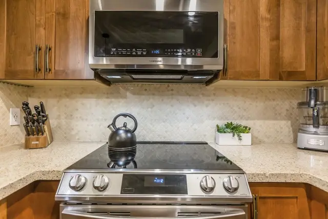 Listing Image for 811 S Kihei Rd 2-i 17 of 39